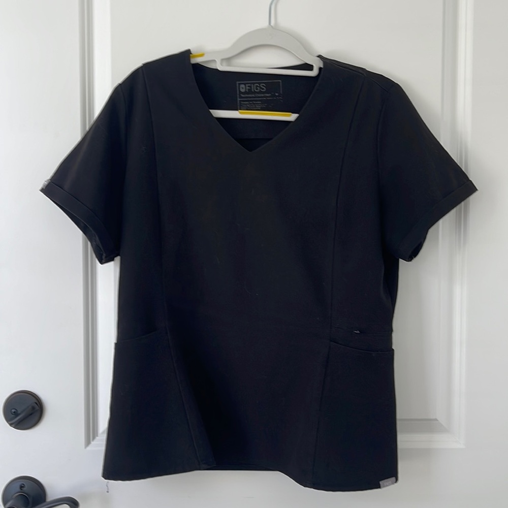 Figs Black 3- pocket scrubs shirt size M